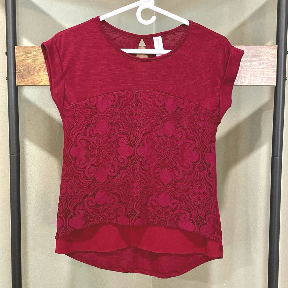 No Boundaries burgundy high-low lace blouse XS